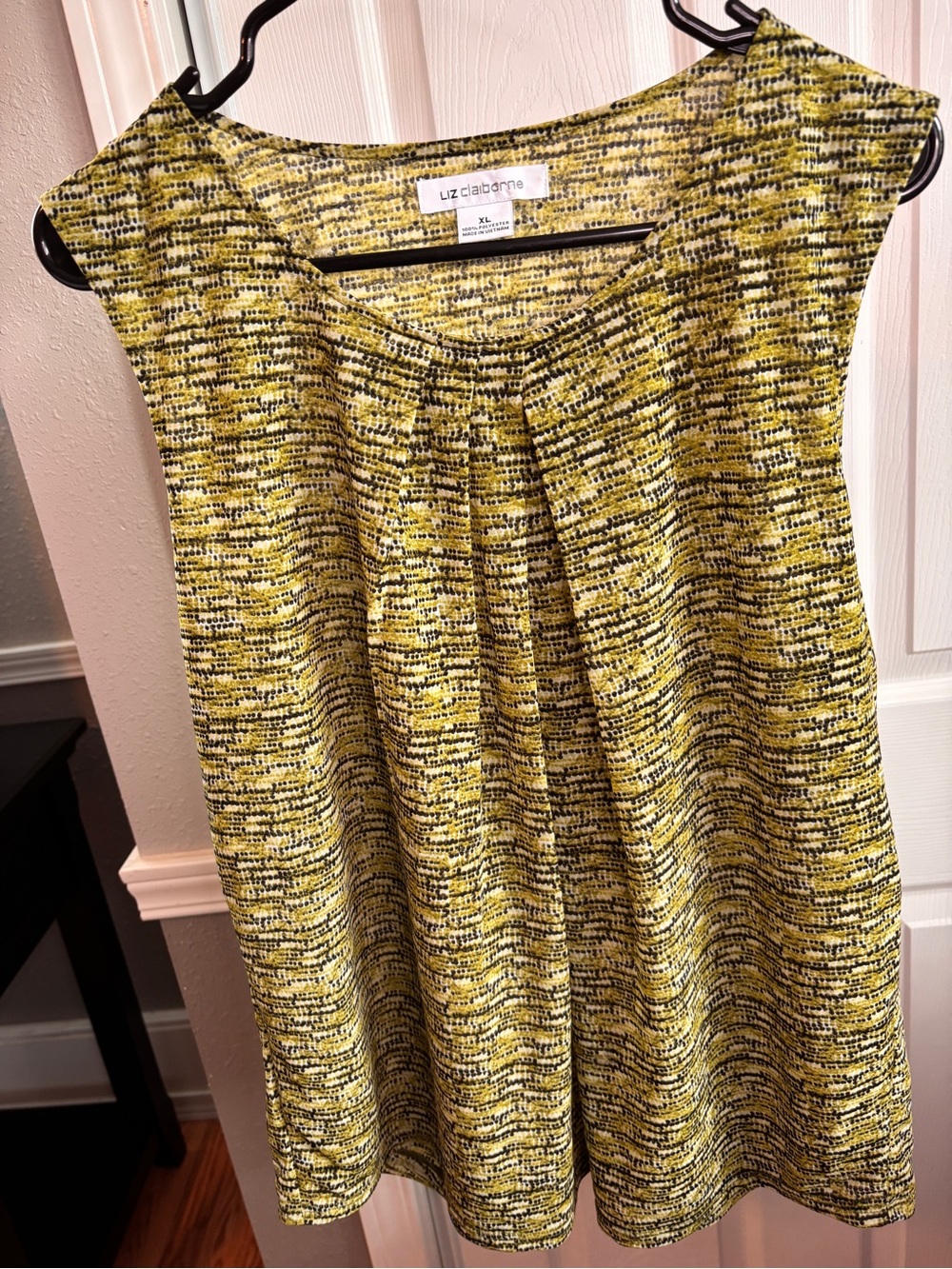 Liz Claiborne Sleeveless Blouse. Size XL